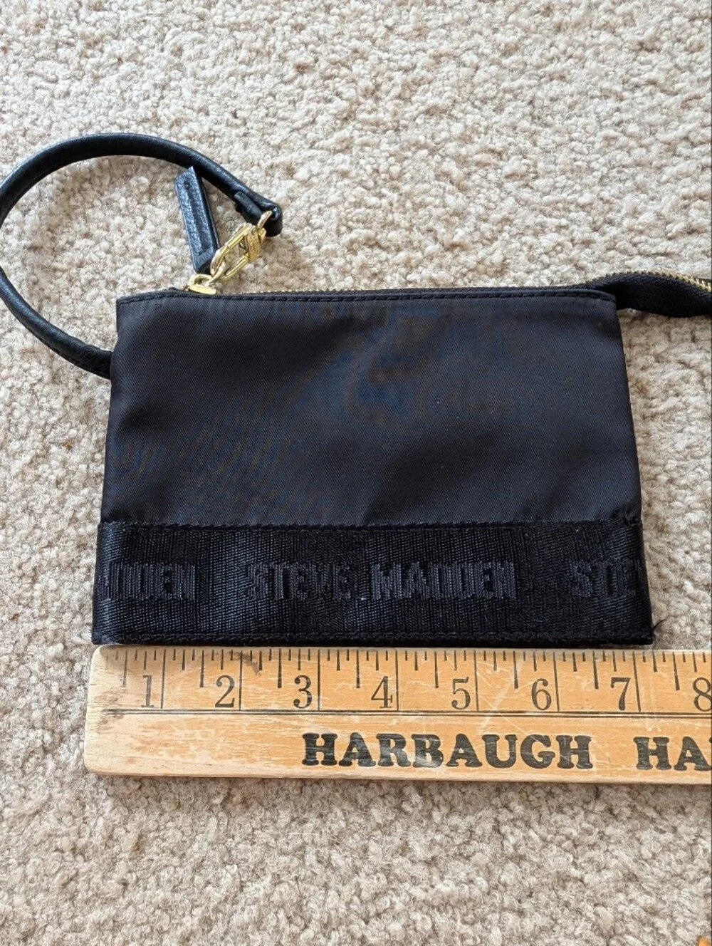 Steve Madden compact steve